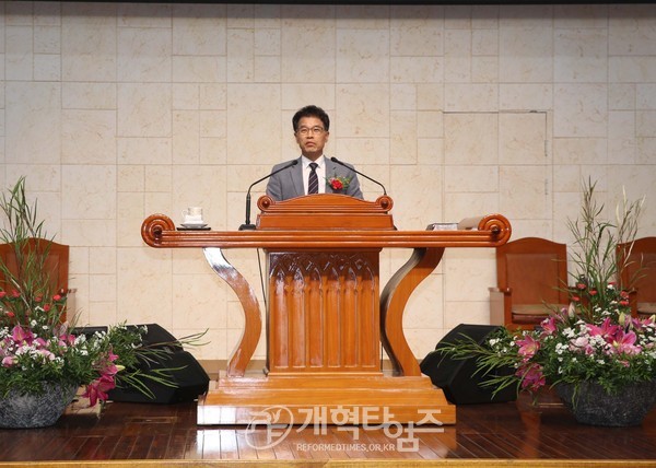 말씀을 전하는 기독신문 주필 김관선 목사(산정현교회)