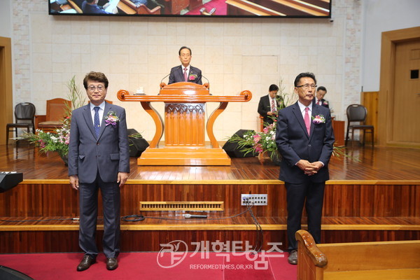 대구.경북장로회연합회 회원수련회에서 인사하는 전국장로연합회 회장 후보들