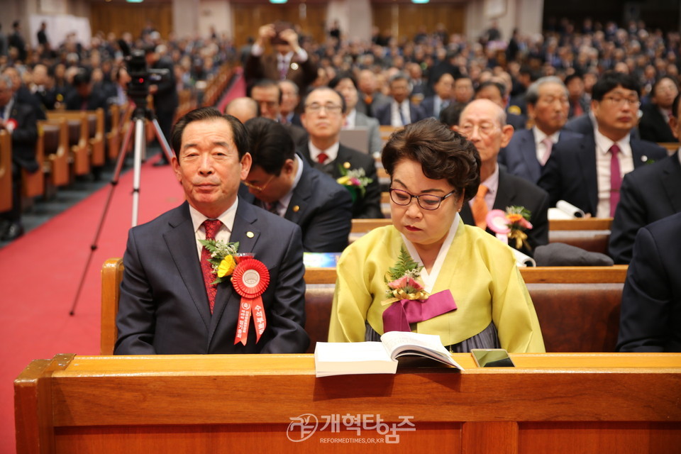 전국장로회연합회 신임회장 강대호 장로 부부 모습