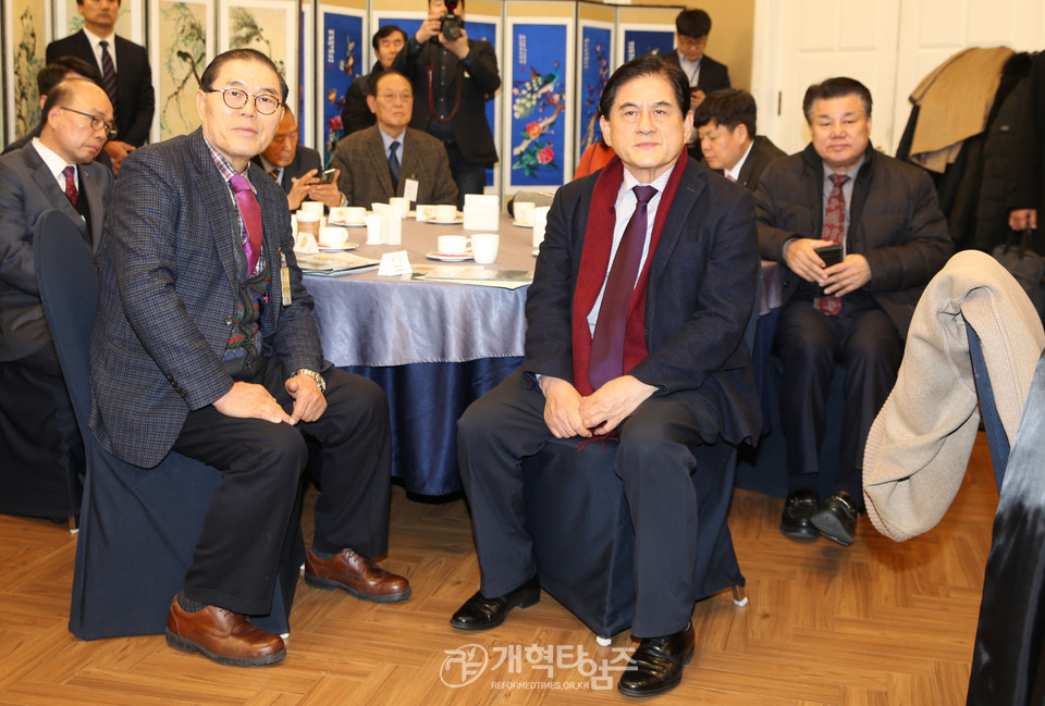 새에덴교회 장로들 모습