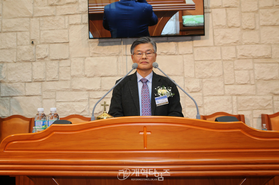 부위원장 박재신 목사 모습