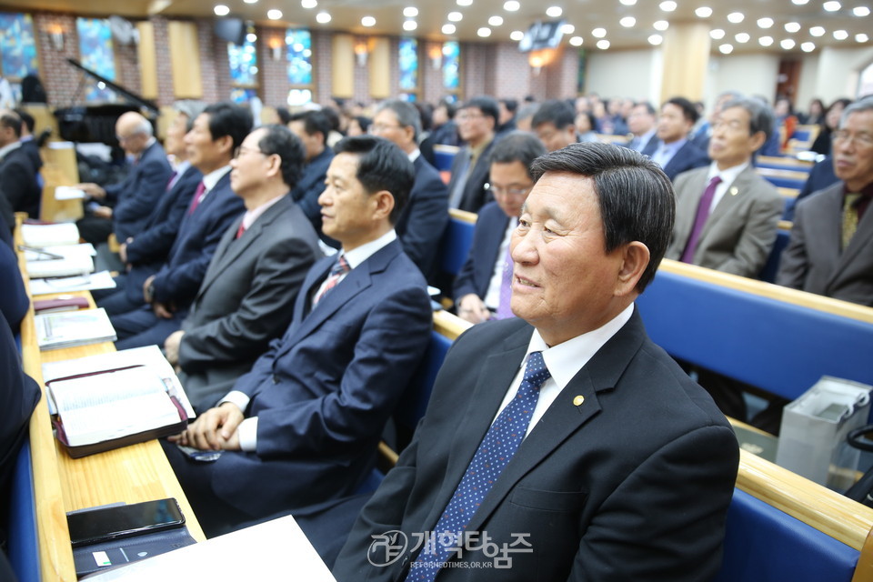 서울지구남전도회 선교대회에서의 양성수 장로 모습