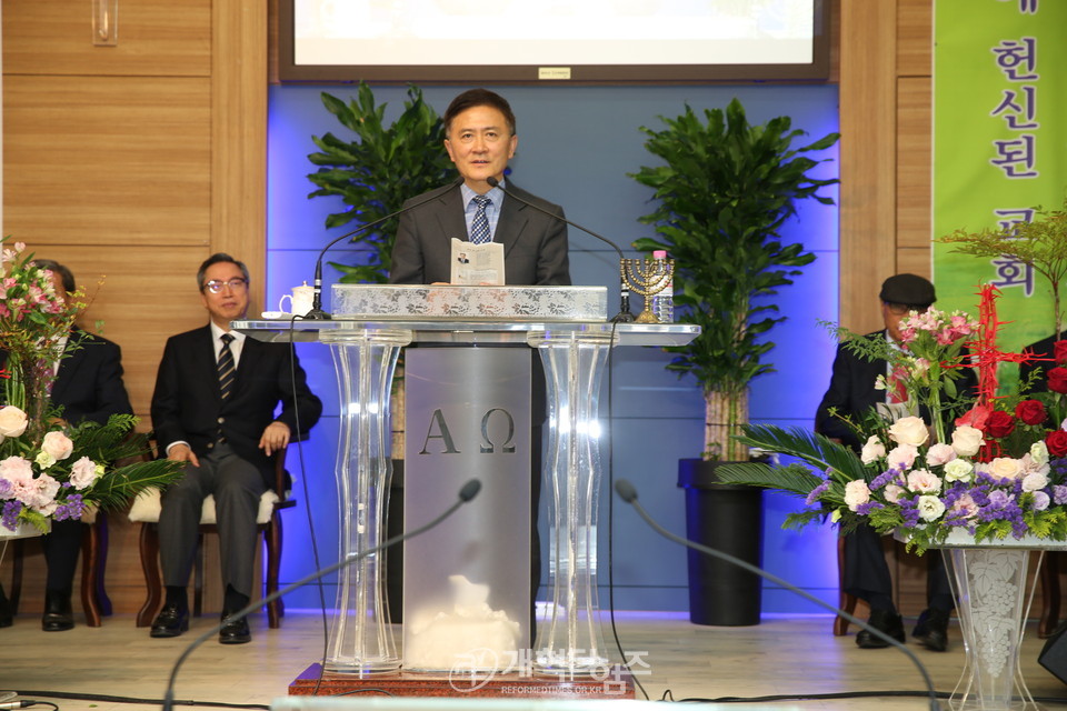 재경호남협의회 대표회장 이은철 목사 출판감사예배, 축사하는 조승호 목사 모습