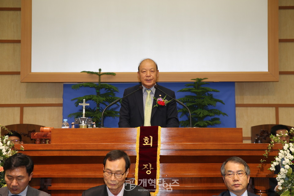 영남지역장로회 제13회 정기총회, 증경 부총회장 김성태 장로 축사 모습