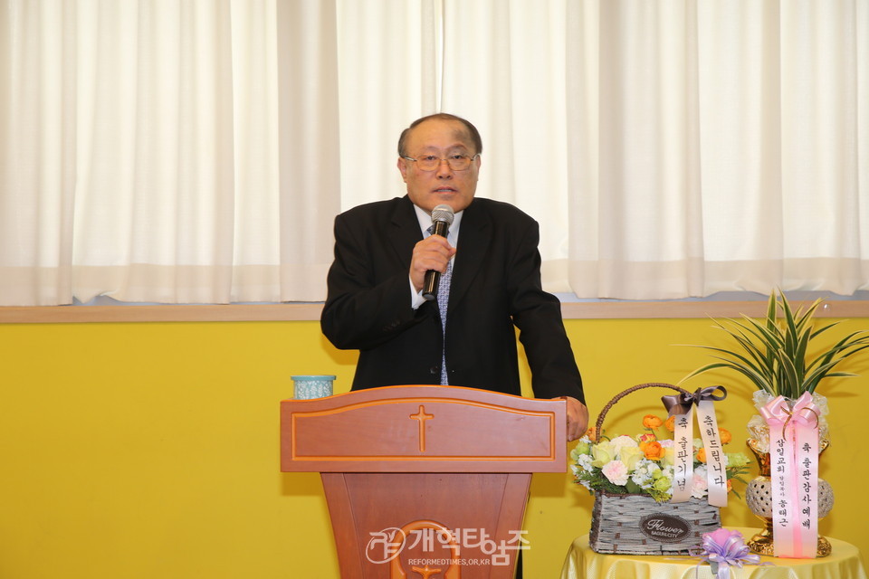 출판감사예배, 최본우 목사 모습