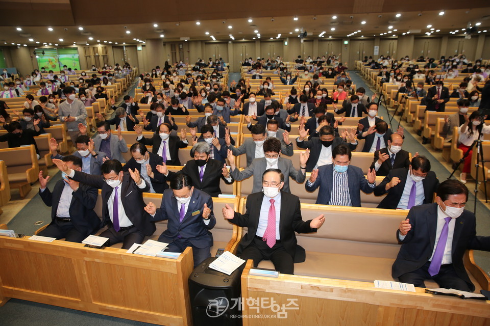 「제4차 평화통일기도회」 기도 모습