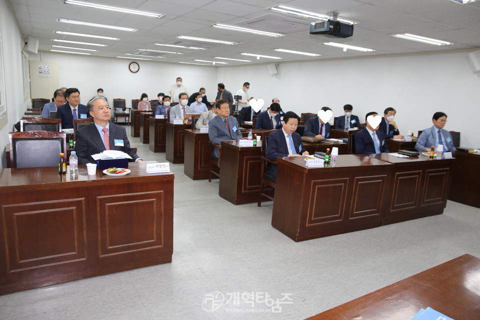 통준위 「통준위 연석회의 및 탈북민 신학생 장학금 전달식」 모습