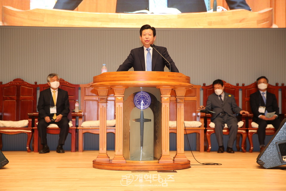 2020년도 강도사 고시, 총회장 김종준 목사 설교 모습