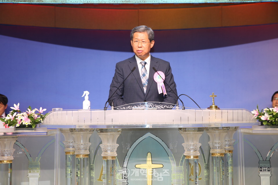 중부.호남지역 은퇴목사위로회, 총회 사무총장 내정자 이은철 목사 축사 모습