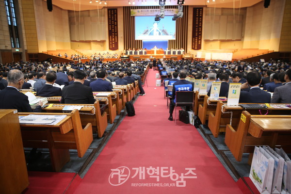 총대들의 뜨거운 토론이 분출된 총회 둘째날