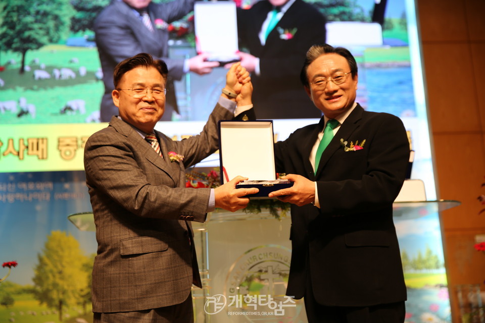 전국호남협 제21차 총회 및 당선자 감사예배, 신.구 대표회장 모습