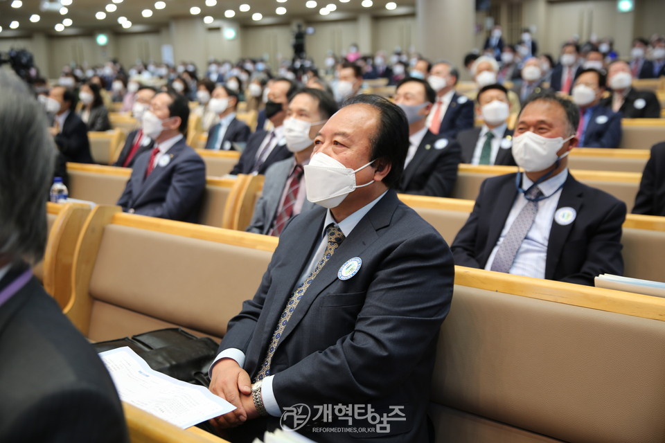 총회장 소강석 목사 취임 감사예배, 부회계 홍석환 장로 모습