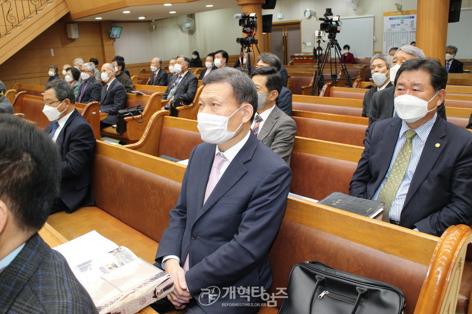 서남련, ‘태국 남부 송클라도 핫야이시 탄프라펀 교회 건축을 위한 선교 대회’, 서남련 직전 회장 이병우 장로 모습