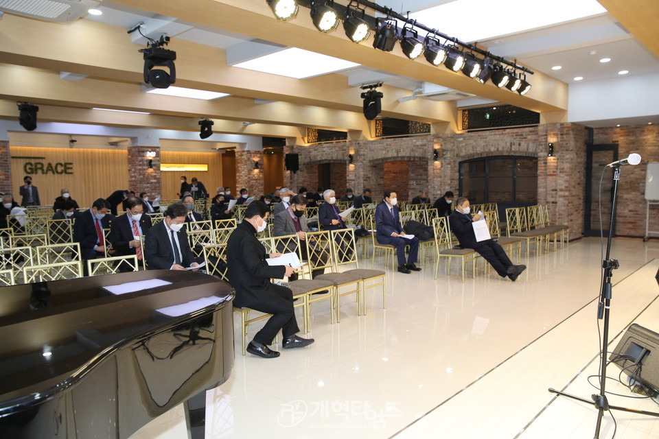 한교총 총무단, 2021 한국교회 부활절연합예배 준비위원회 제2차 회의 모습