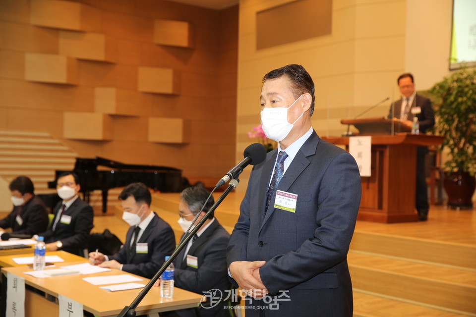 동부산노회 제192회 정기노회, 총회 서기 후보로 추천된 허은 목사 모습