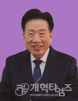 김종희 목사(제101회기 정치부장, 현 성민교회 역임)