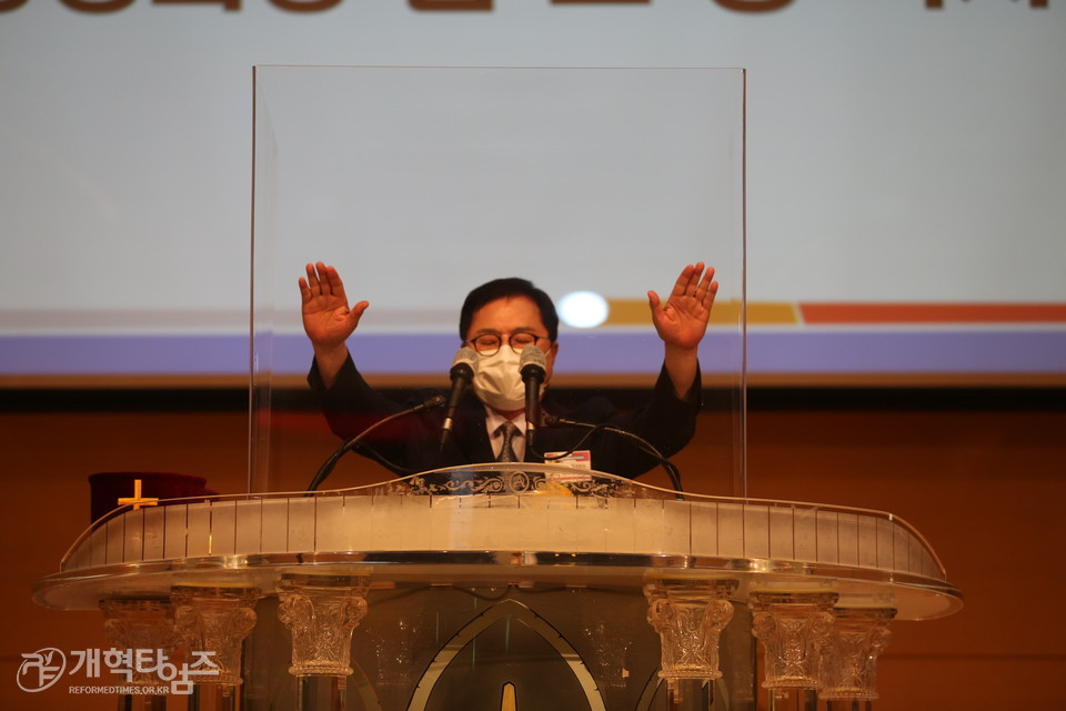 재경영남협, 「제32회기 회원수련회」, 증경회장 김오용 목사 모습