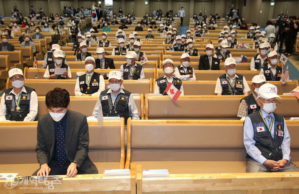 새에덴교회, '한국전 참전용사 On-Line 초청 보은 및 평화기원예배', 참전 용사들 모습