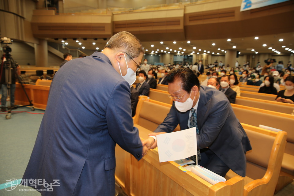 새에덴교회, '한국전 참전용사 On-Line 초청 보은 및 평화기원예배' 모습