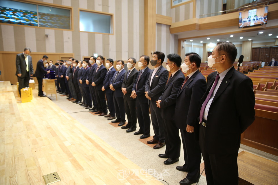 중부협의회, ‘증경회장 초청 및 노회장 취임 축하감사예배', 신임 노회장들 모습