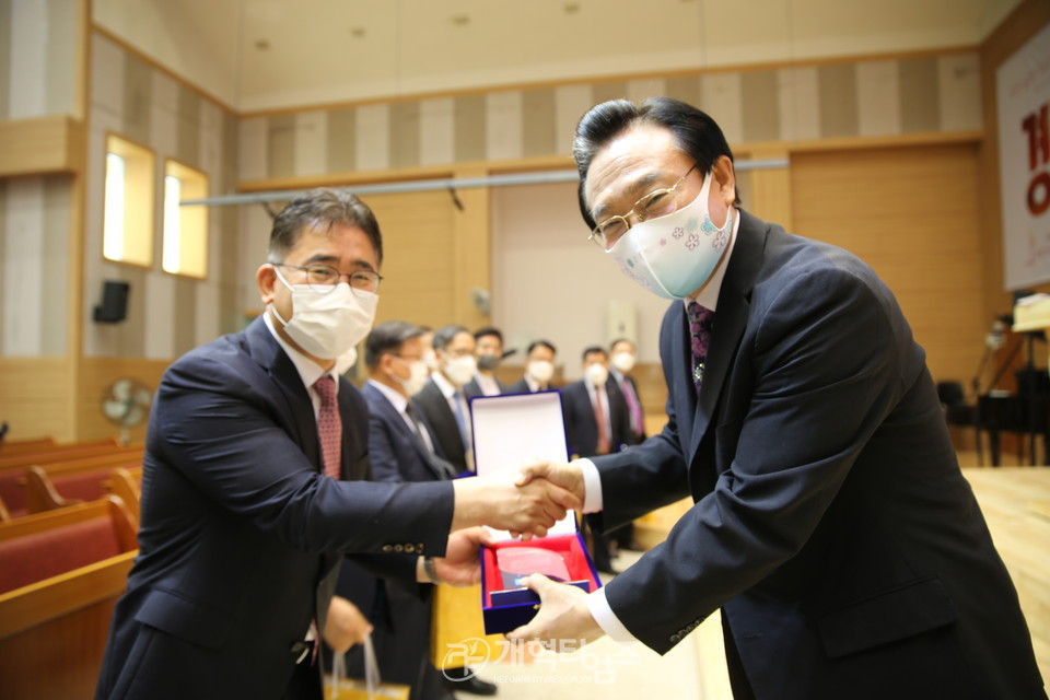 중부협의회, ‘증경회장 초청 및 노회장 취임 축하감사예배', 대전노회 노회장 류명렬 목사 모습