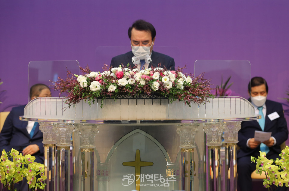 제105회기 3차 총회실행위원회의, 서기 김한성 목사 모습(울산대암교회)