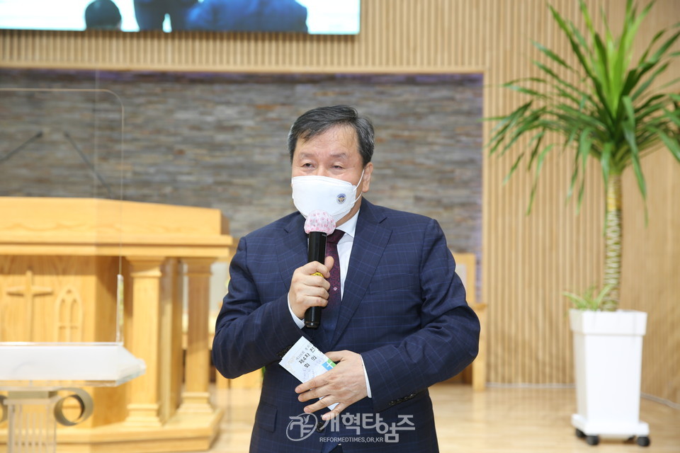 제106회 총준위 전체회의, 자문위원 황재열 목사 모습