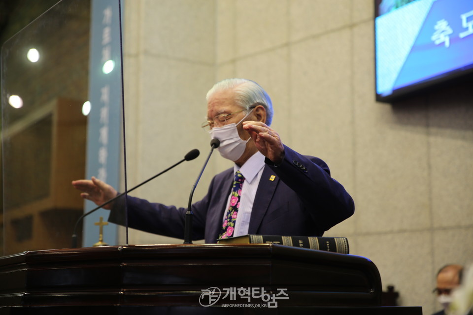 하정민 장로, 민주평통 용산구협의회 회장 취임 감사예배 모습