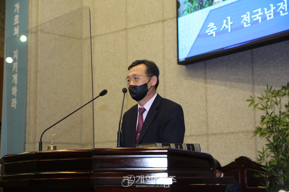 하정민 장로, 민주평통 용산구협의회 회장 취임 감사예배 모습