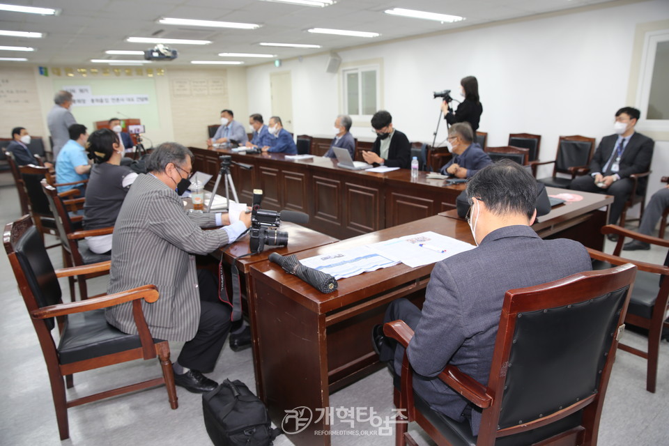 총회장 배광식 목사, 총회 출입 기자 간담회 모습