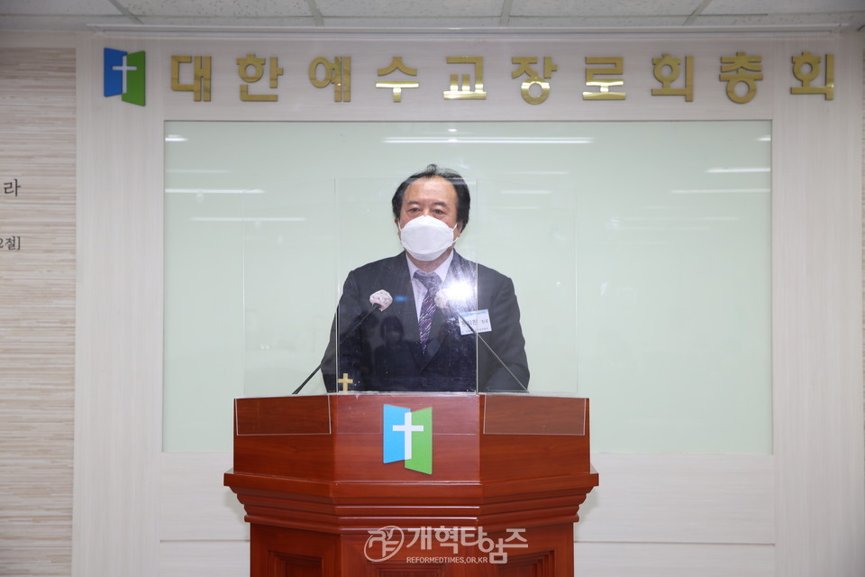 총회 재정부 제1차 실행위원회, 총회 회계 홍석환 장로 모습