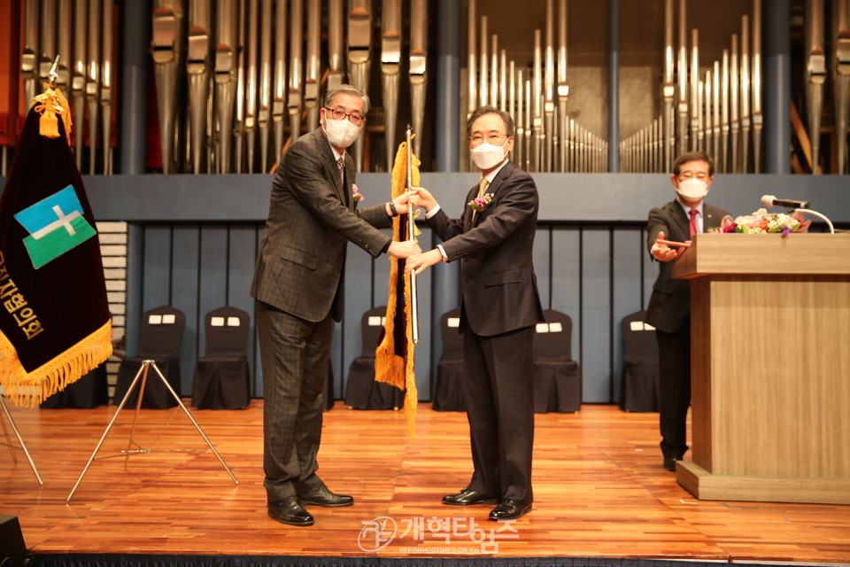 영남협의회 제4회 정기총회, 대표회장 교체 모습