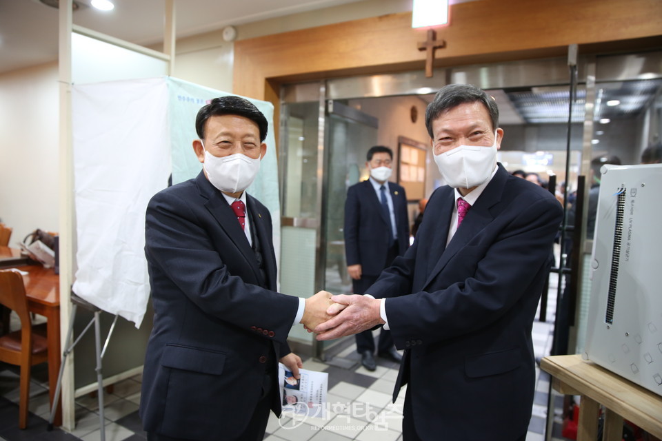 서울지구장로회연합회 제52회기 제2차 고문.임원.중앙위원 연석회의 모습