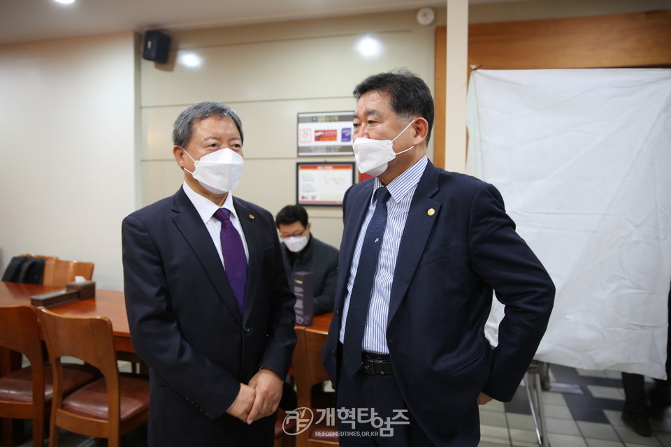 서울지구장로회연합회 제52회기 제2차 고문.임원.중앙위원 연석회의 모습