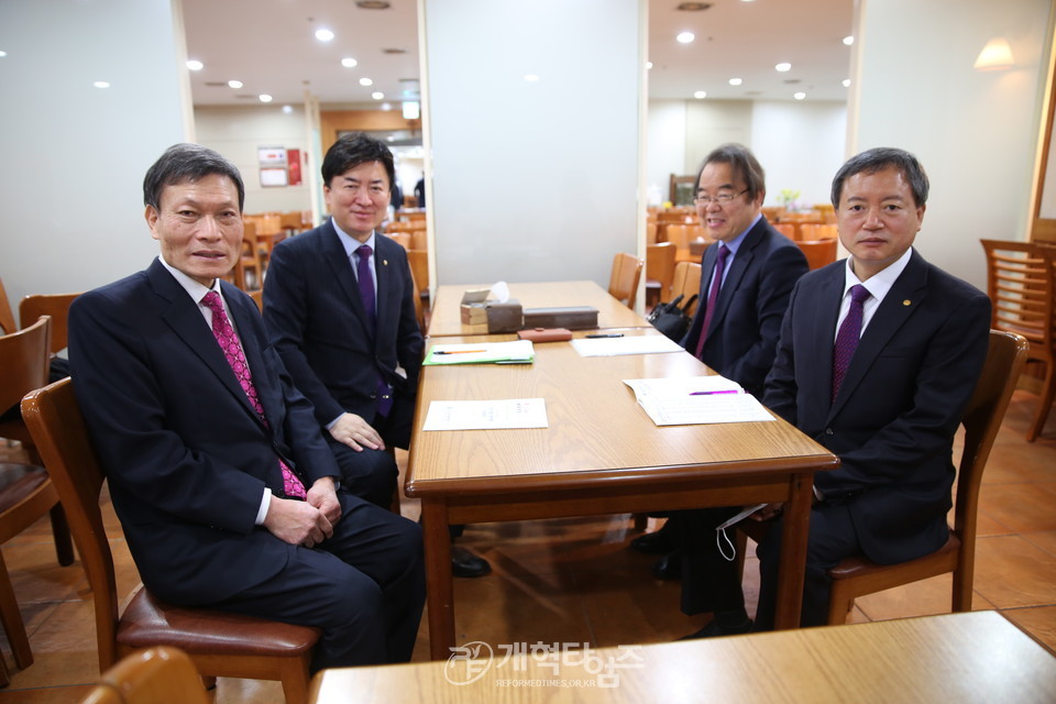 서울지구장로회연합회 제52회기 제2차 고문.임원.중앙위원 연석회의, 실무임원회 모습