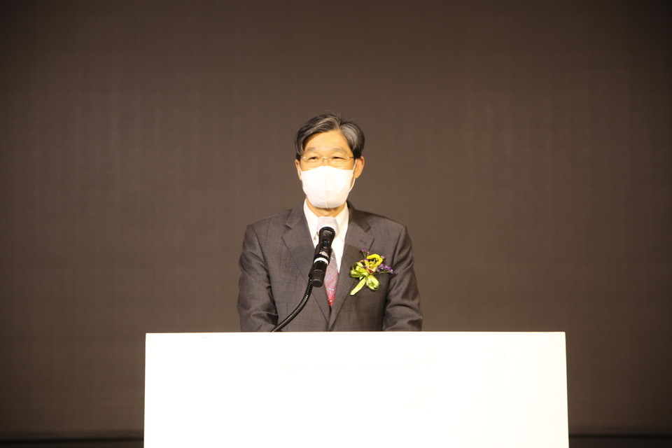 호남지역 총회총대 초청 송년회, 부총 후보로 추대된 한기승 목사 수락 인사 모습