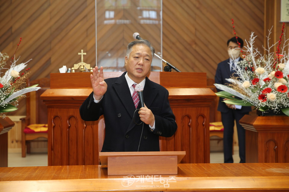 총신대 신대원 제85회 동창회 총회 임원예비후보 선거 발대식, 부회록 서기 후보 출마자 전승덕 목사 모습