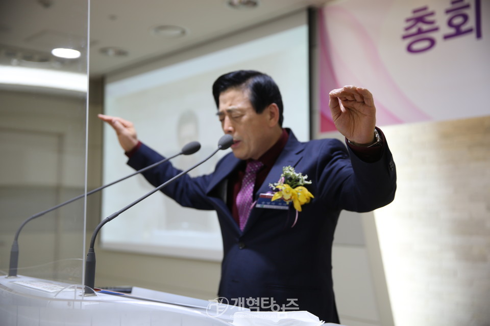 충청협의회, 「2022년 신년하례회」, 직전회장 송영식 목사 모습
