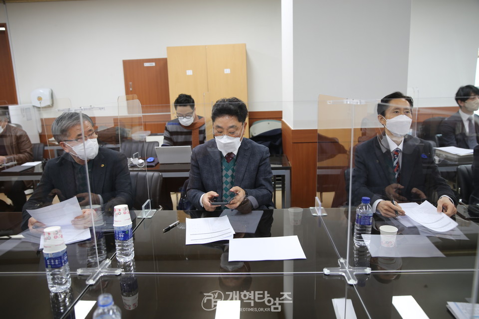 총회 선관위, 제2차 전체 회의 모습