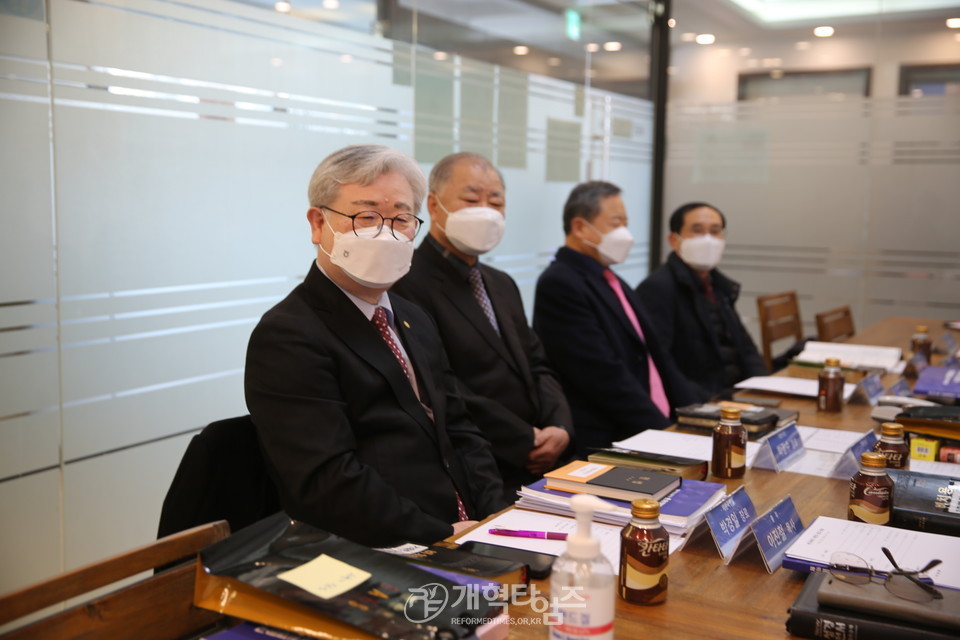 총회 재판국 전체회의 모습