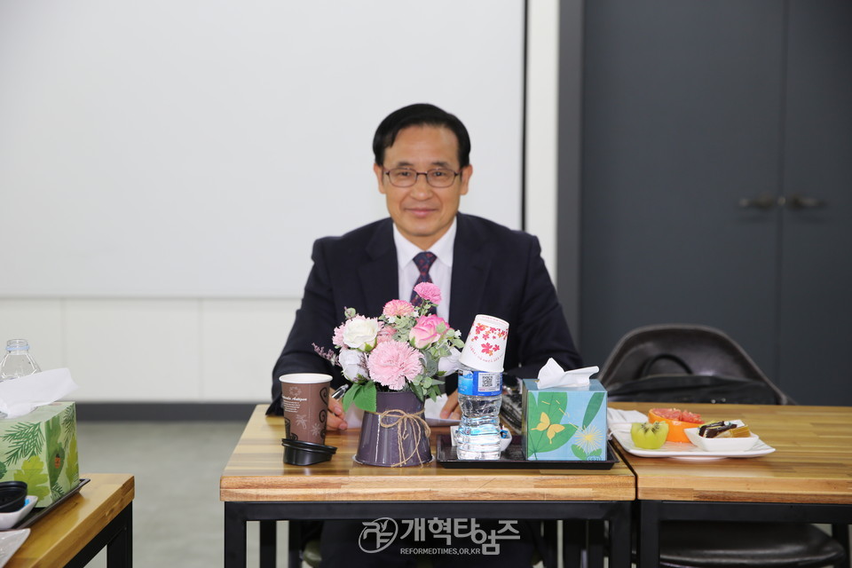 학생지도부 임원회, 부장 박춘삼 목사 모습