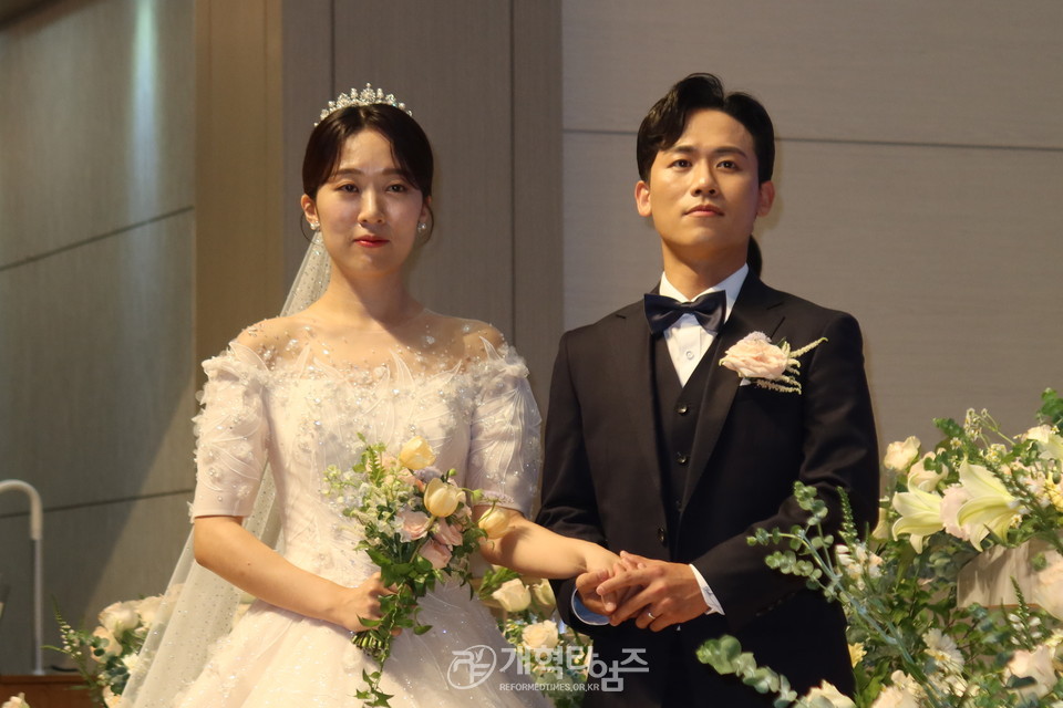 이천은광교회 김상기 목사 딸 결혼 예배 모습