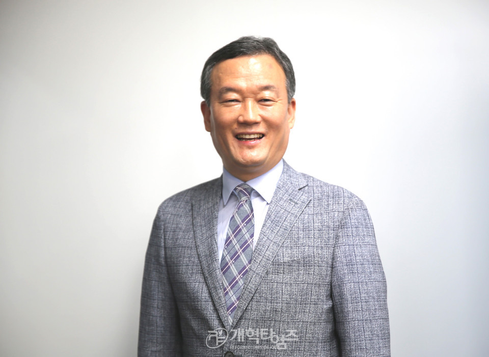 제107회 서기 후보로 등록한 고광석 목사 모습