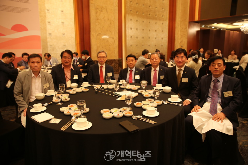 「서울특별시와 대한민국을 위한 서울시조찬기도회 창립예배」 모습