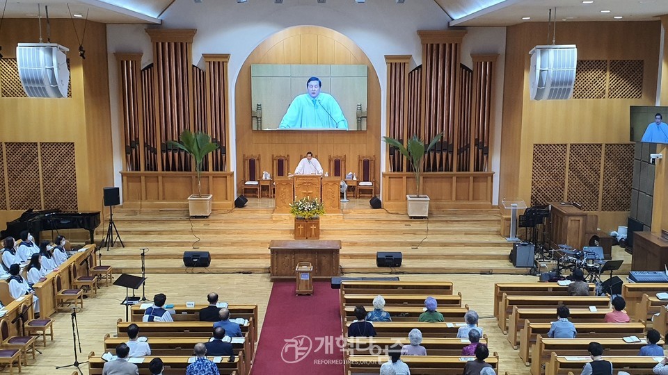 승동교회 '총회주일예배', 총회 총무 고영기 목사 설교 모습