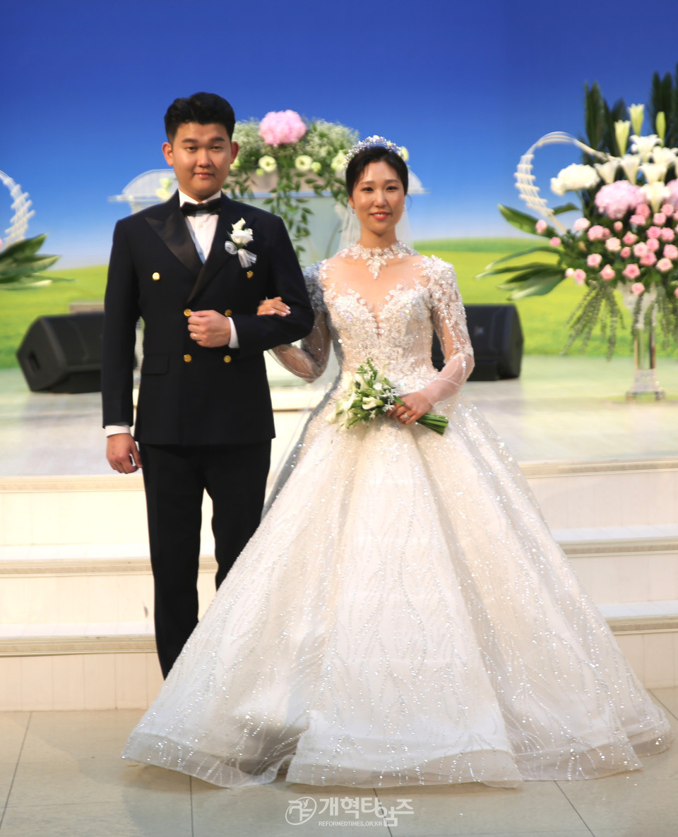 총회 부서기 고광석 목사 아들 결혼 예식 모습