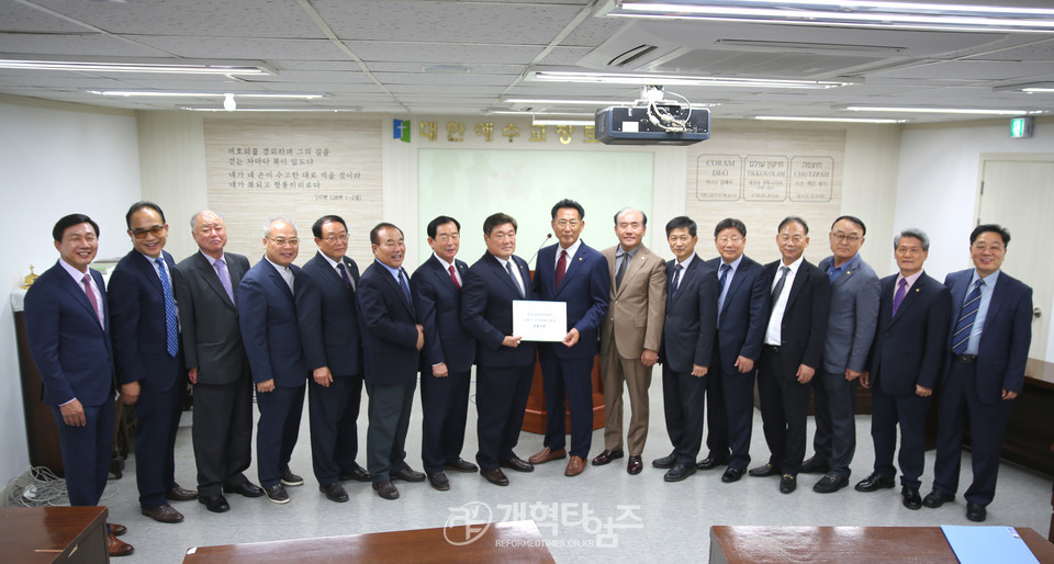 전국장로회연합회 수석부회장 예비 후보 오광춘 장로 모습