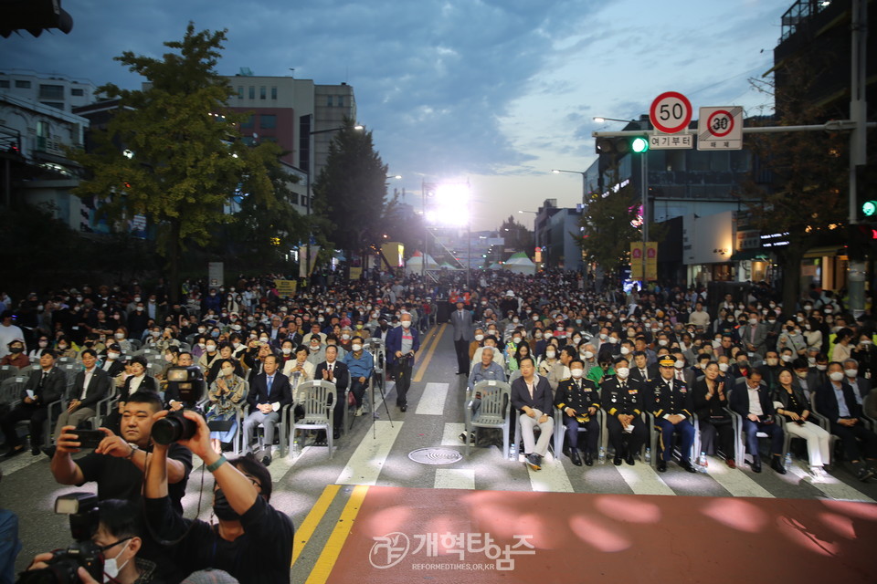 하정민 장로, 용산구민대상(예술 분야) 수상 모습