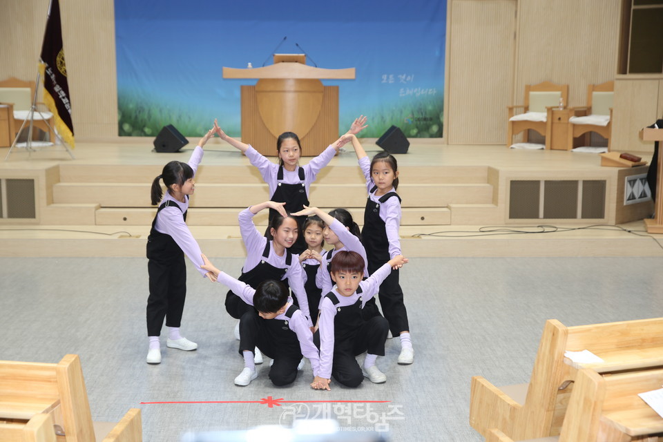 「제51회 수도노회주일학교 성경고사/암송/찬양/율동/워십대회」 모습