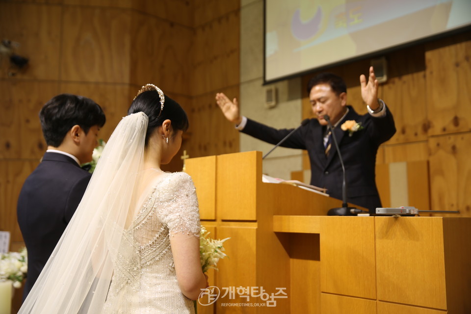 은샘교회 조승호 목사 아들 조민영 군 결혼 예식 모습